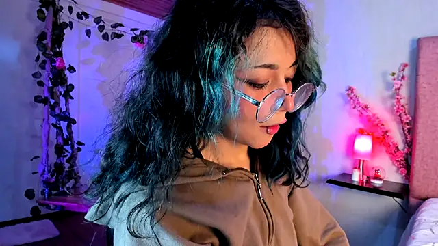 TerumiKitty online show from November 29, 9:30 pm