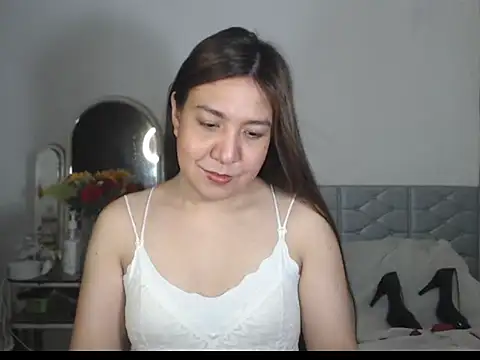 stellahugeX online show from November 11, 8:50 pm