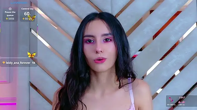 Sarah-Grace online show from December 5, 2:55 am