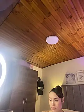 juliana-mancini online show from March 3, 12:11 pm