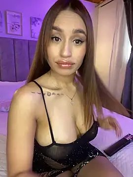 juliana-mancini online show from November 7, 7:08 pm