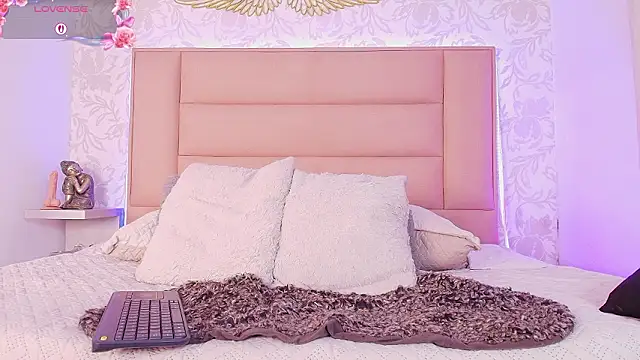 white leti online show from February 19, 10:52 pm