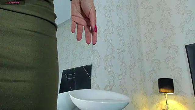 white leti online show from December 2, 10:45 pm