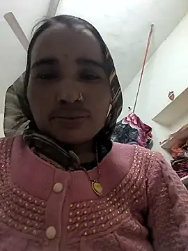 Hot raaani online show from January 17, 2:57 pm