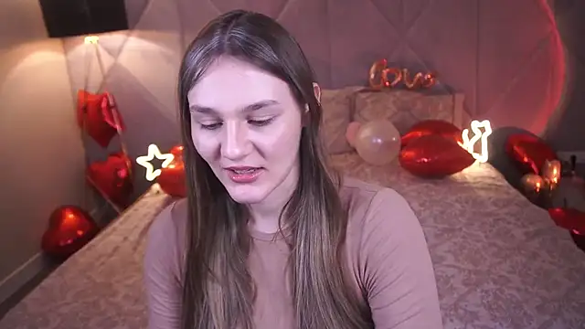 DiamondGoldie online show from February 8, 8:23 pm