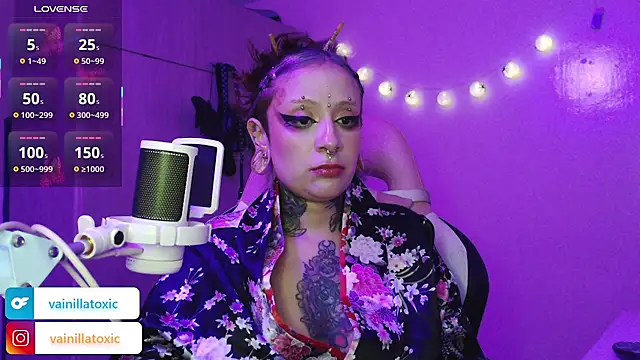 vainilla doll online show from January 15, 11:11 pm