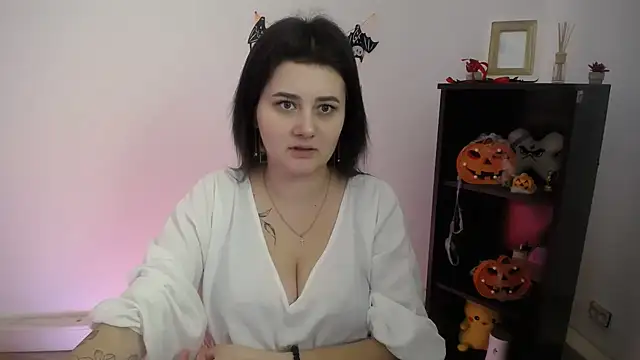 Katrin kiss  online show from November 2, 3:15 pm