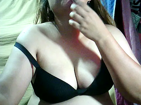 yuana25 online show from June 29, 6:53 am