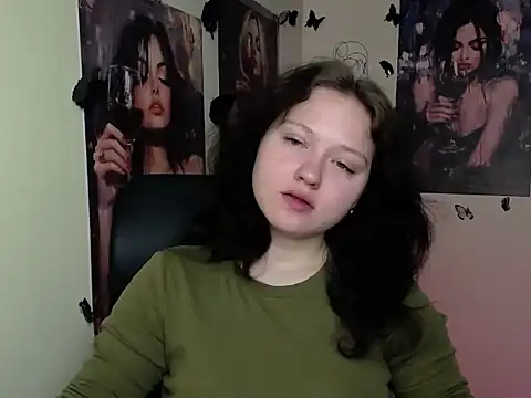 LadyAlice  online show from April 18, 6:05 am