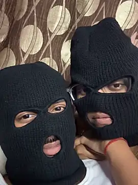 Snapshot of VVcouple chatting on October 4, 6:12 pm VVcouple online show from October 4, 6:12 pm