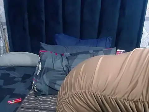 GoldenBigAssCurvy online show from November 7, 7:08 pm