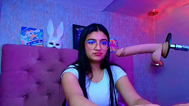 laurenelove online show from November 21, 5:42 am