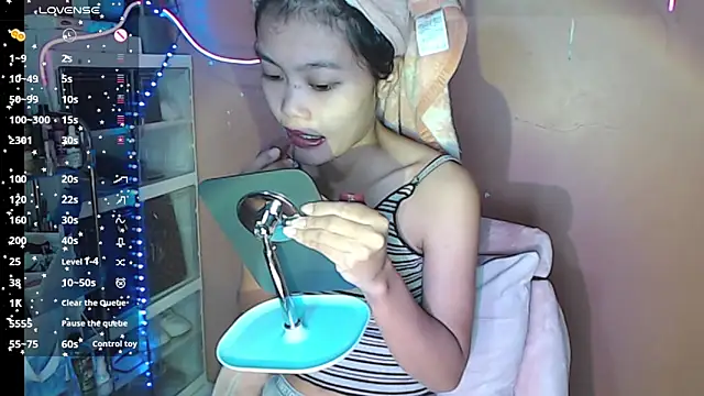 skinny gracie online show from December 19, 1:32 am