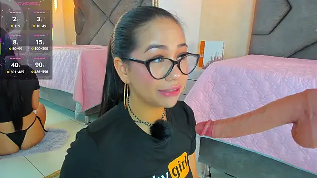 Jazmiinee online show from April 5, 7:35 pm