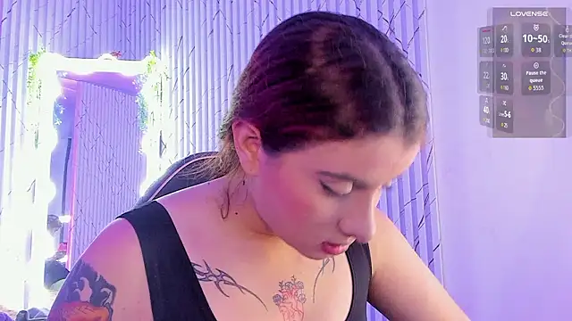 Naomy tay1 online show from March 18, 3:11 am