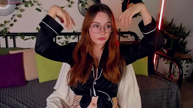 LanaAirlie online show from November 22, 3:09 am