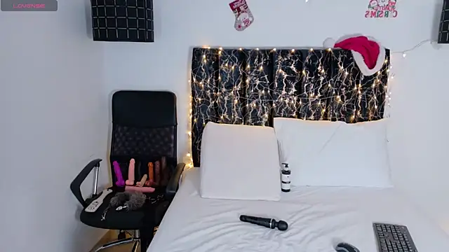 evvaa moon69 online show from December 17, 12:42 pm