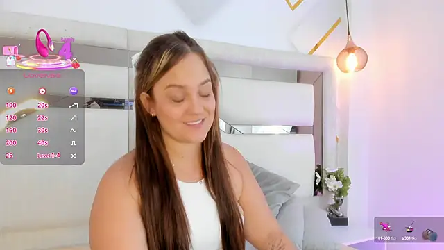 mariana jhones  online show from October 7, 1:37 pm