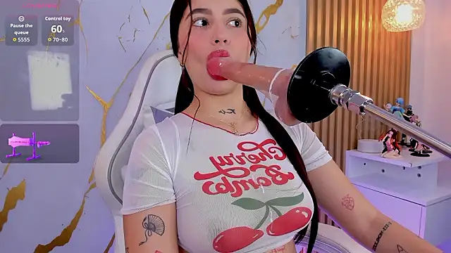 alissaowens  online show from February 18, 10:25 am