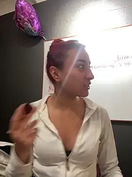 Snapshot of JuliethaDemon_ chatting on October 6, 2:01 pm JuliethaDemon online show from October 6, 2:01 pm