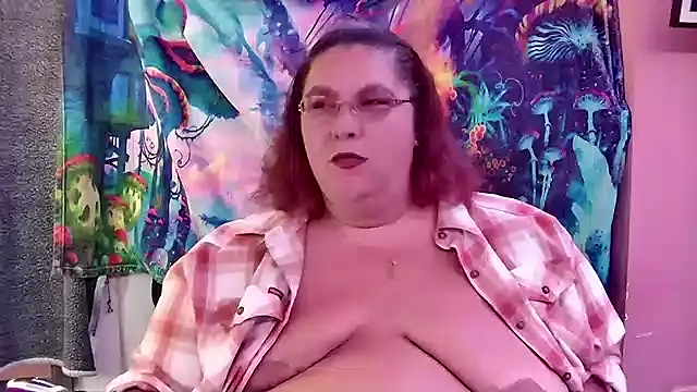 lil-gemini-hippy online show from November 10, 2:17 am