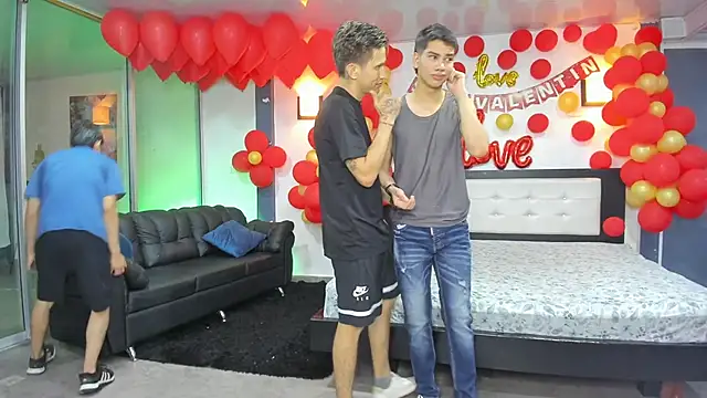 Bisexlifehot   online show from February 15, 11:04 pm