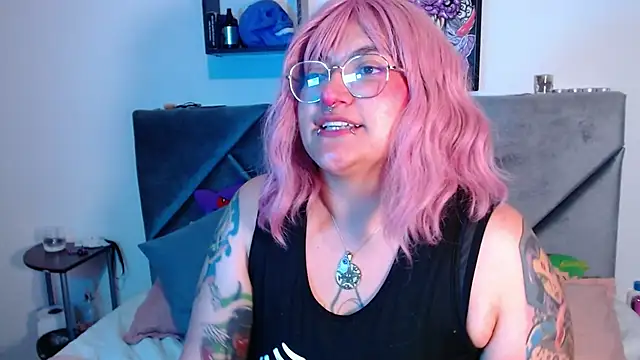 XxGreenGoodxX online show from January 14, 10:15 pm