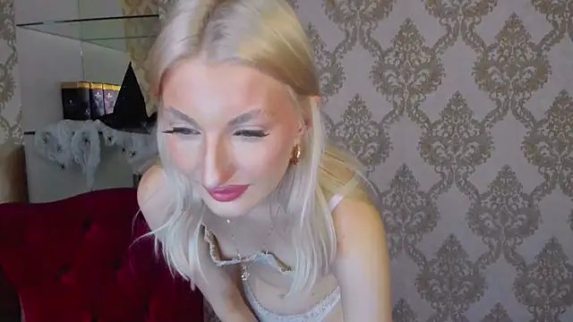 Snapshot of Sarrah_blush chatting on October 22, 1:16 pm Sarrah blush online show from October 22, 1:16 pm