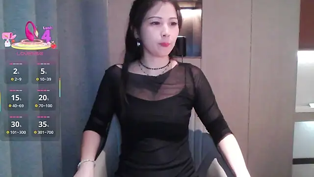 qinerOIO online show from September 9, 2:17 pm