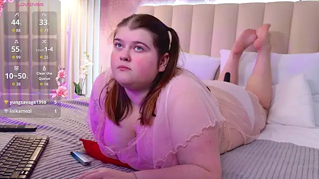 Mia Ray online show from November 24, 8:00 pm