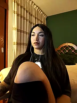 FallsForHerSmile online show from March 22, 9:04 am