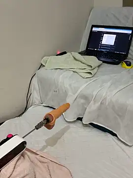 Ozge-SluttyScream69 online show from April 8, 9:50 pm