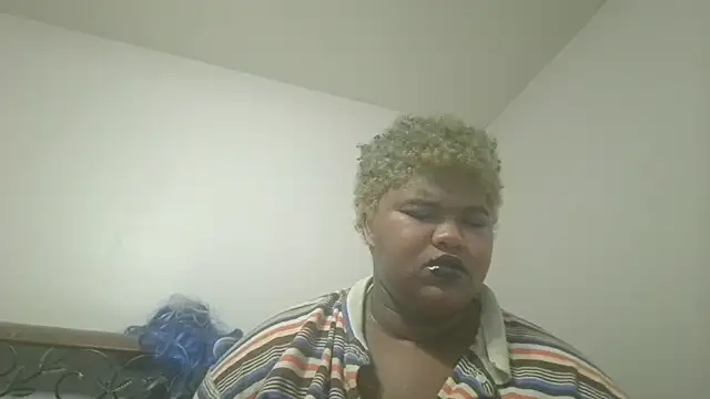 techprincessxx online show from September 25, 3:11 pm