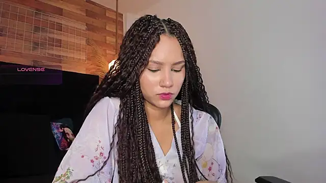 Snapshot of Emily_brown04 chatting on October 11, 12:08 pm Emily brown04 online show from October 11, 12:08 pm