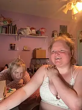 KadiSparkle online show from March 25, 7:17 pm