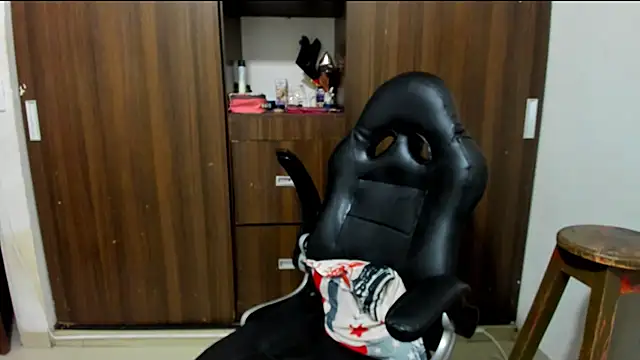 miss bigcockts online show from November 26, 1:23 pm