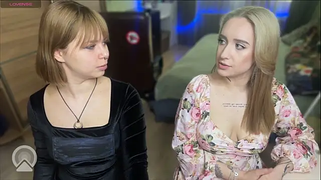 xxx sandra  online show from April 8, 1:35 pm