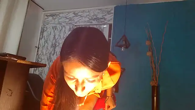 hanna mooreee online show from March 18, 7:08 pm