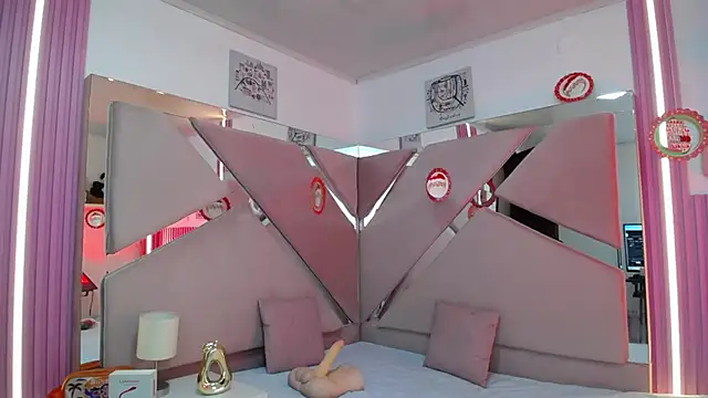 Mia garcia28 online show from December 18, 7:51 pm