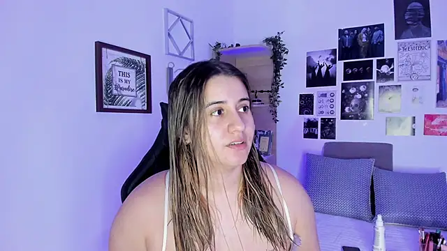 Snapshot of Lana_Herondale chatting on October 10, 10:03 pm Lana Herondale online show from October 10, 10:03 pm