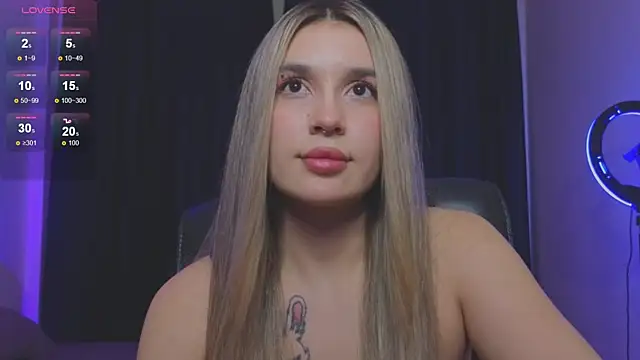 RoxyChill online show from November 15, 8:10 pm