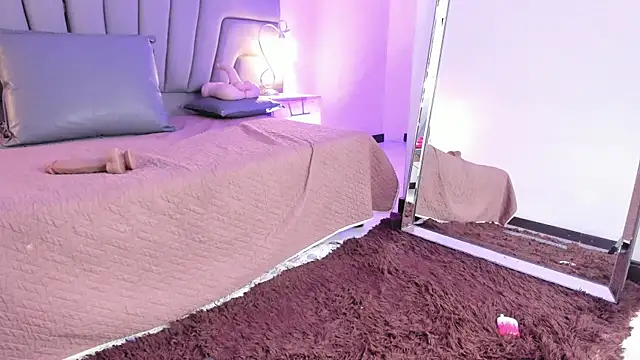 Maia 520 online show from December 18, 7:40 pm