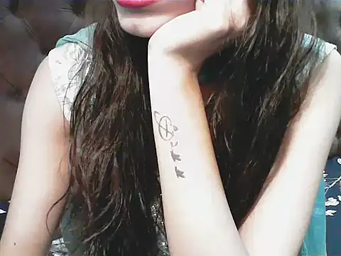 Snapshot of elize__ chatting on October 8, 3:44 am elize   online show from October 8, 3:44 am