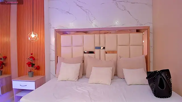 julieta rosee online show from March 23, 8:48 pm