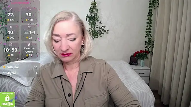 hunters woman online show from November 14, 4:07 pm