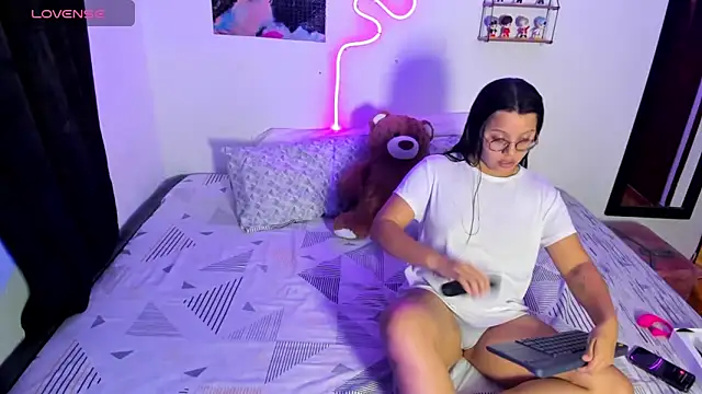 Dilan and Mia online show from May 6, 12:14 am