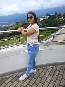 Snapshot of Dilan_and_Mia chatting on October 8, 3:27 pm Dilan and Mia online show from October 8, 3:27 pm