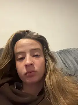 Snapshot of SeccySerena chatting on October 23, 5:19 pm SeccySerena online show from October 23, 5:19 pm
