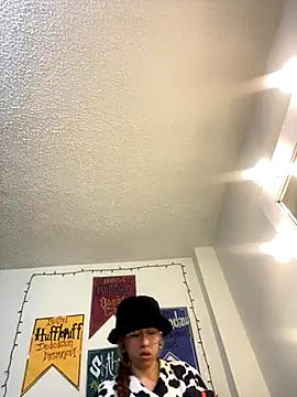 Sallem Pink online show from October 12, 12:07 pm