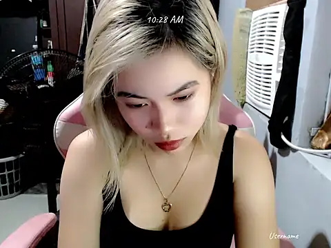 Rainea149 online show from December 15, 2:28 am